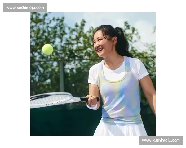 贾玲汪顺网球场燃爆！高马尾短裙造型掀起青春风暴